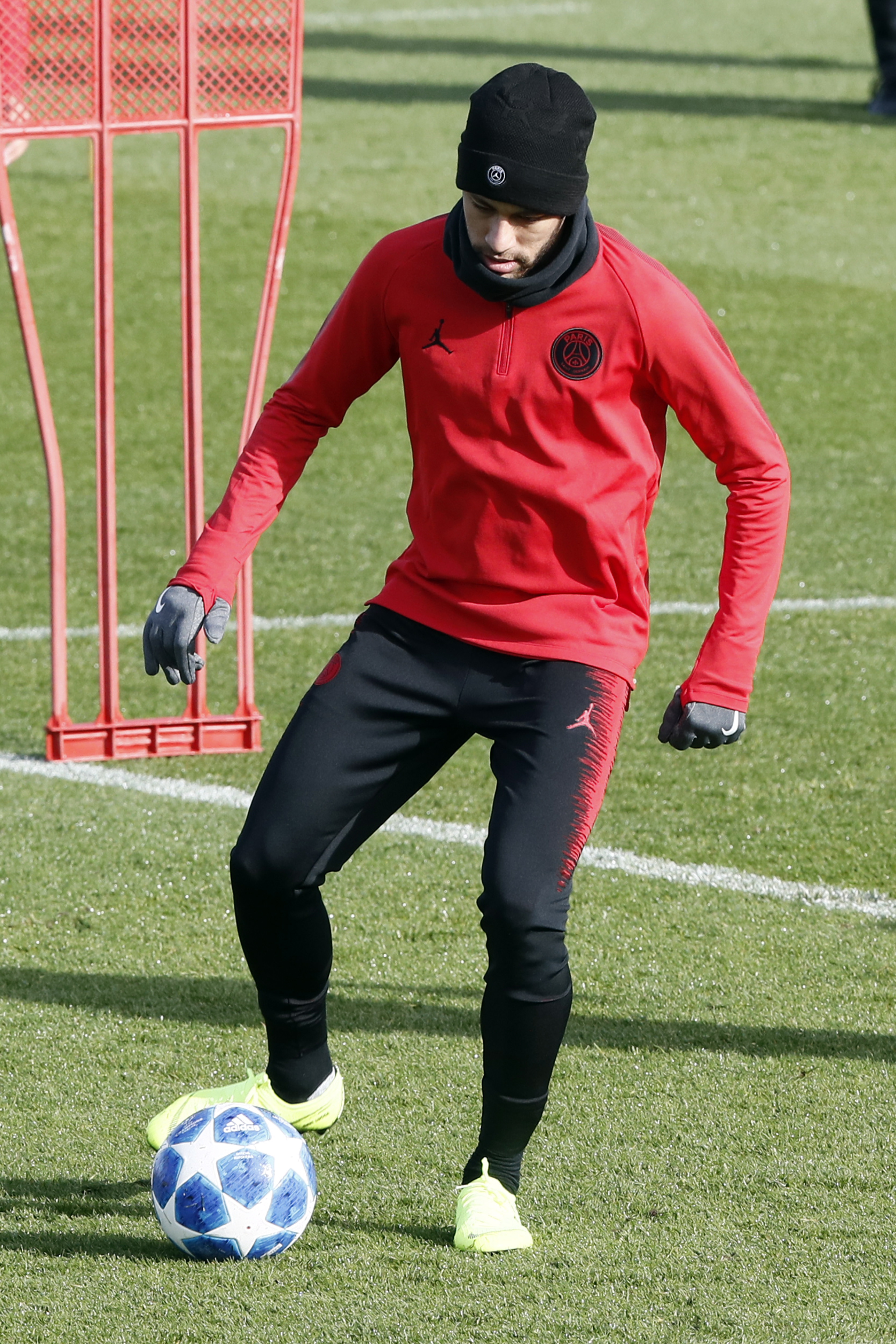 开云下载-今夜体能课后；武汉三镇调整名单备战欧冠；信心回归；团队化学反应显著的简单介绍