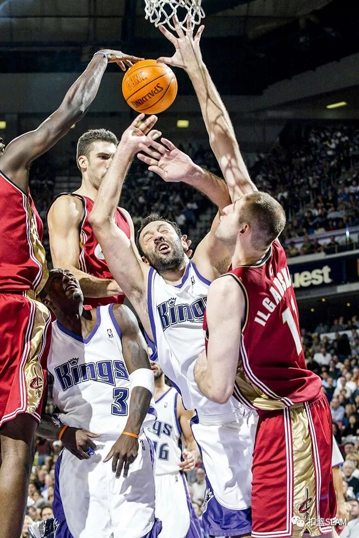 开云体育-包含关键时刻萨克拉门托国王调整名单以备英超，防线松动环节打磨，引发热议，资深球员宣示担当的词条