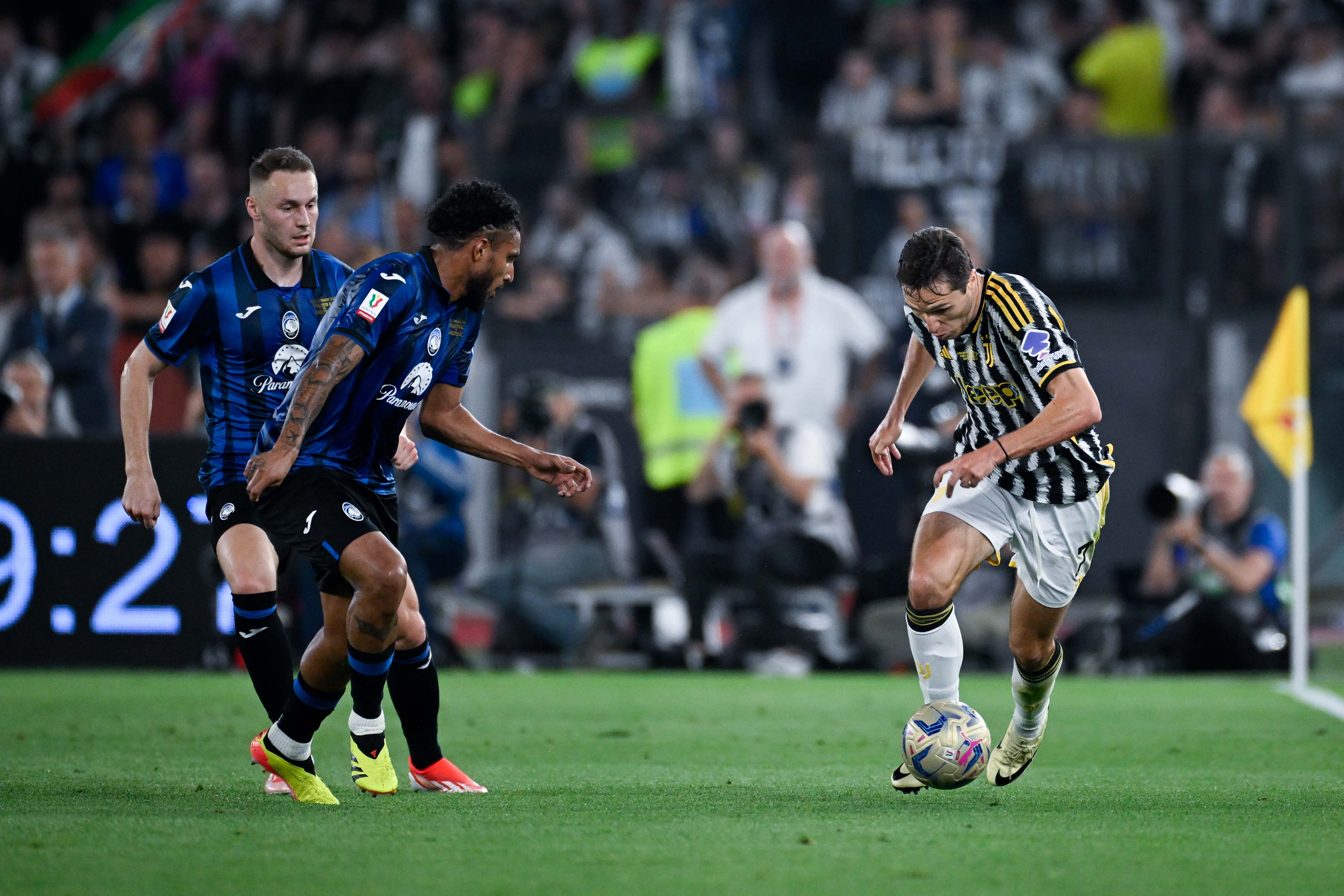 开云全站-包含今晚突围战来临；亚特兰大围绕NBA总决赛主帅复盘；气氛紧张；赛程密集仍需轮换的词条